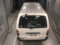 Toyota HIACE VAN лот № 4532 оценка R  с аукциона в Японии 6