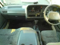 Toyota HIACE VAN лот № 4532 оценка R  с аукциона в Японии 7