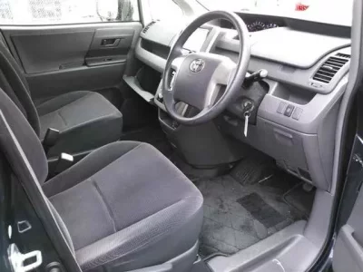Toyota VOXY  с аукциона в Японии