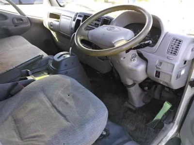 Toyota DYNA  с аукциона в Японии