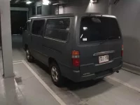 Toyota HIACE VAN лот № 4037 оценка R  с аукциона в Японии 1