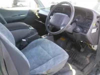 Toyota HIACE VAN лот № 4037 оценка R  с аукциона в Японии 2