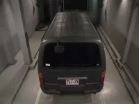 Toyota HIACE VAN лот № 4037 оценка R  с аукциона в Японии 6