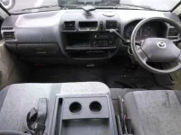 Mazda BONGO VAN лот № 6009 оценка 3  с аукциона в Японии 6