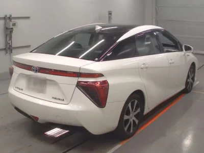 Toyota MIRAI  с аукциона в Японии