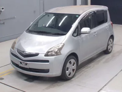 Toyota RACTIS  с аукциона в Японии