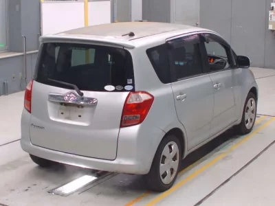 Toyota RACTIS  с аукциона в Японии