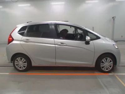Honda FIT  с аукциона в Японии