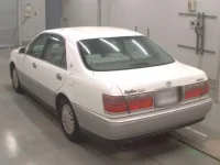 Toyota CROWN лот № 10050 оценка 3  с аукциона в Японии 5