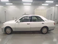 Toyota CROWN лот № 10050 оценка 3  с аукциона в Японии 3