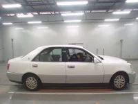 Toyota CROWN лот № 10050 оценка 3  с аукциона в Японии 2