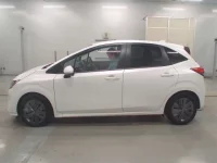 Nissan NOTE лот № 36032 оценка 4.5  с аукциона в Японии 3