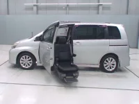 Toyota ISIS лот № 70054 оценка 3.5  с аукциона в Японии 3