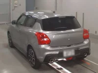 Suzuki SWIFT лот № 36036 оценка 5  с аукциона в Японии 5