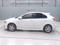 Mitsubishi GALANT FORTIS лот № 70061 оценка 4  с аукциона в Японии 2