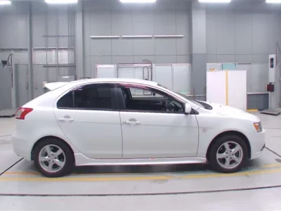 Mitsubishi GALANT FORTIS  с аукциона в Японии
