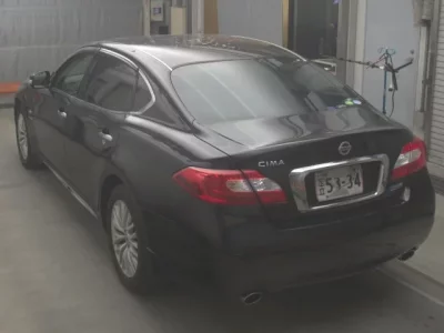 Nissan CIMA  с аукциона в Японии