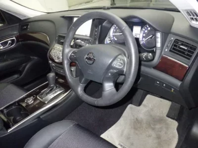 Nissan CIMA  с аукциона в Японии