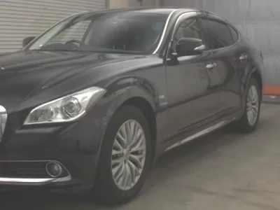Nissan CIMA  с аукциона в Японии