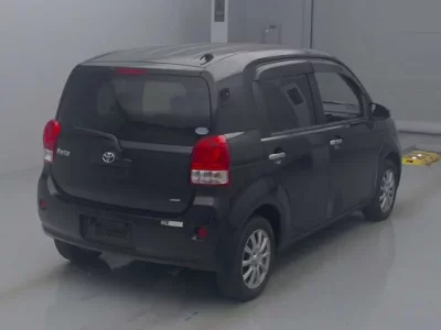 Toyota PORTE  с аукциона в Японии