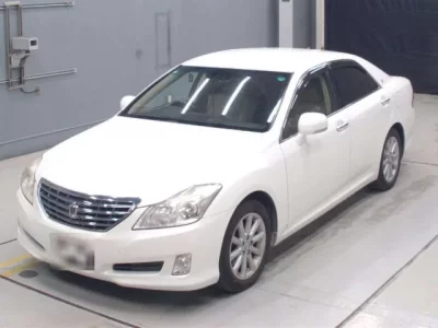 Toyota CROWN  с аукциона в Японии