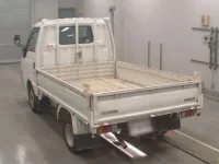 Mazda BONGO лот № 10134 оценка 3.5  с аукциона в Японии 3