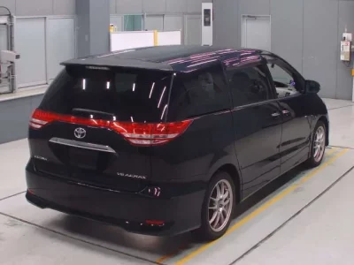 Toyota ESTIMA  с аукциона в Японии