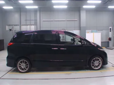 Toyota ESTIMA  с аукциона в Японии