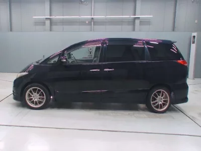 Toyota ESTIMA  с аукциона в Японии