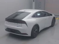 Toyota PRIUS лот № 107 оценка RA  с аукциона в Японии 1