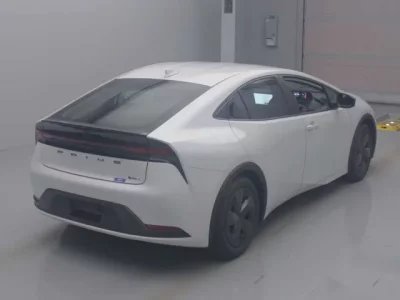 Toyota PRIUS  с аукциона в Японии