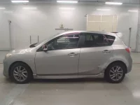 Mazda AXELA лот № 10142 оценка 3.5  с аукциона в Японии 3