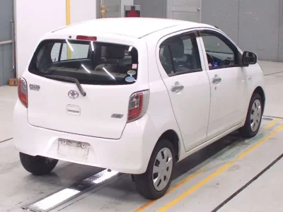 Toyota PIXIS EPOCH  с аукциона в Японии