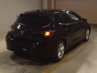 Toyota COROLLA SPORT  с аукциона в Японии