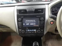 Nissan TEANA лот № 33129 оценка 4  с аукциона в Японии 8