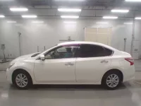 Nissan TEANA лот № 33129 оценка 4  с аукциона в Японии 3