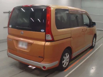 Nissan SERENA  с аукциона в Японии