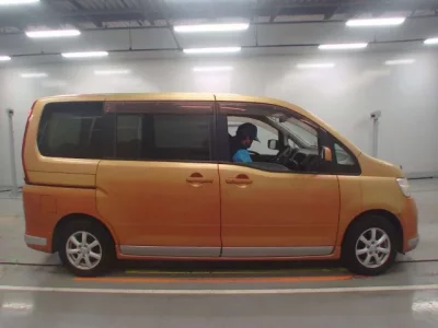 Nissan SERENA  с аукциона в Японии