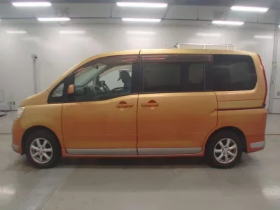 Nissan SERENA  с аукциона в Японии