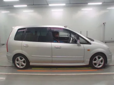 Mazda PREMACY  с аукциона в Японии
