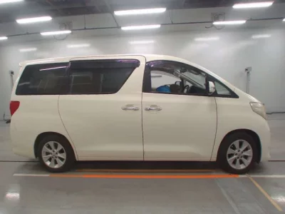 Toyota ALPHARD  с аукциона в Японии