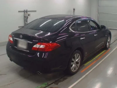 Nissan FUGA  с аукциона в Японии