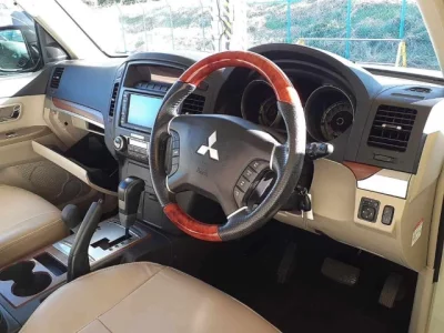 Mitsubishi PAJERO