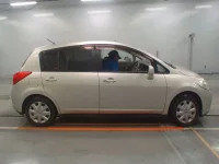 Nissan TIIDA лот № 10272 оценка 3.5  с аукциона в Японии 2