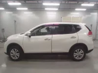 Nissan X-TRAIL лот № 30045 оценка 3.5  с аукциона в Японии 3