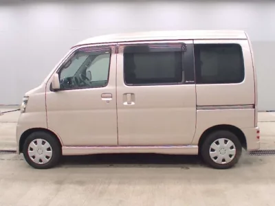 Daihatsu Atrai Wagon  с аукциона в Японии
