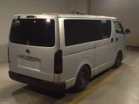 Toyota HIACE VAN лот № 62062 оценка RA  с аукциона в Японии 1