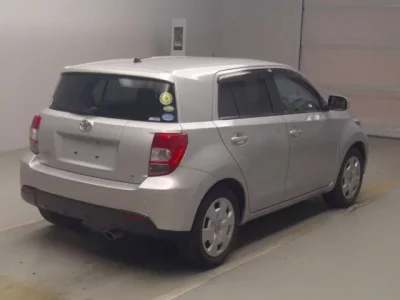 Toyota IST  с аукциона в Японии