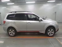 Subaru FORESTER лот № 30056 оценка R  с аукциона в Японии 2