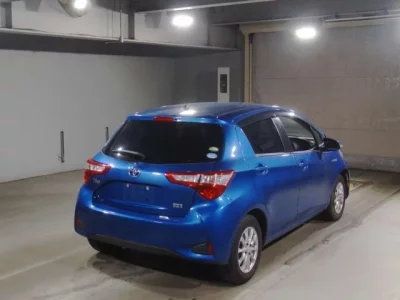 Toyota VITZ  с аукциона в Японии